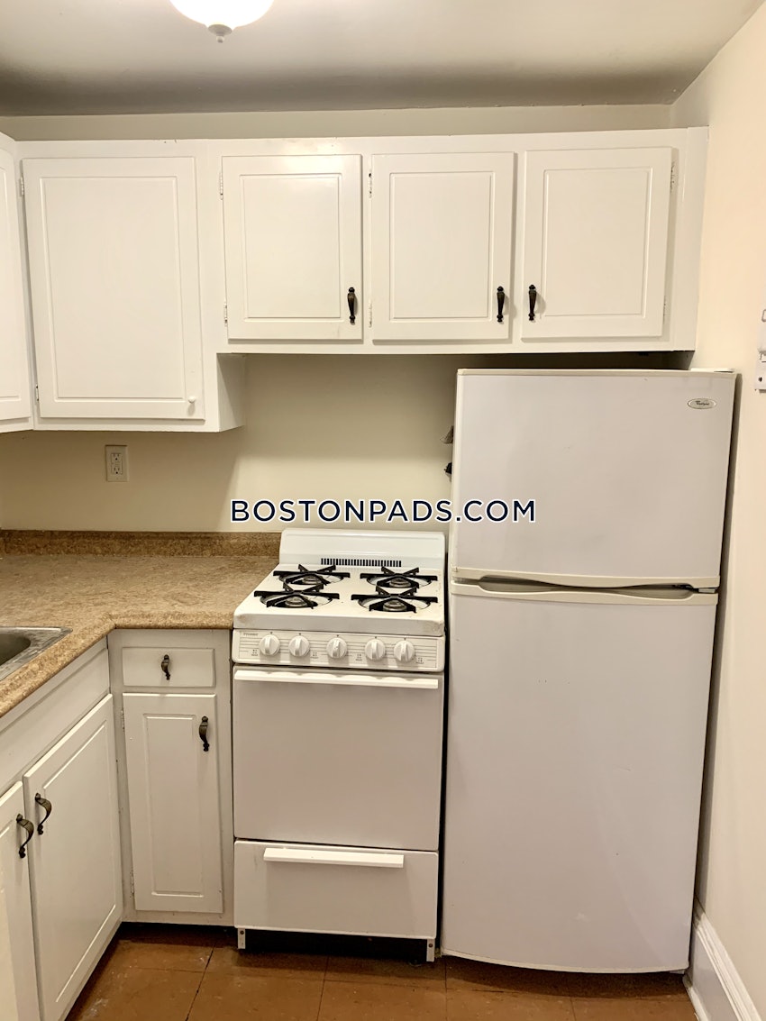 CAMBRIDGE - HARVARD SQUARE - 1 Bed, 1 Bath - Image 4