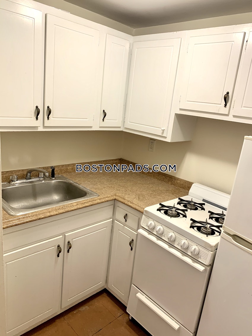 CAMBRIDGE - HARVARD SQUARE - 1 Bed, 1 Bath - Image 3