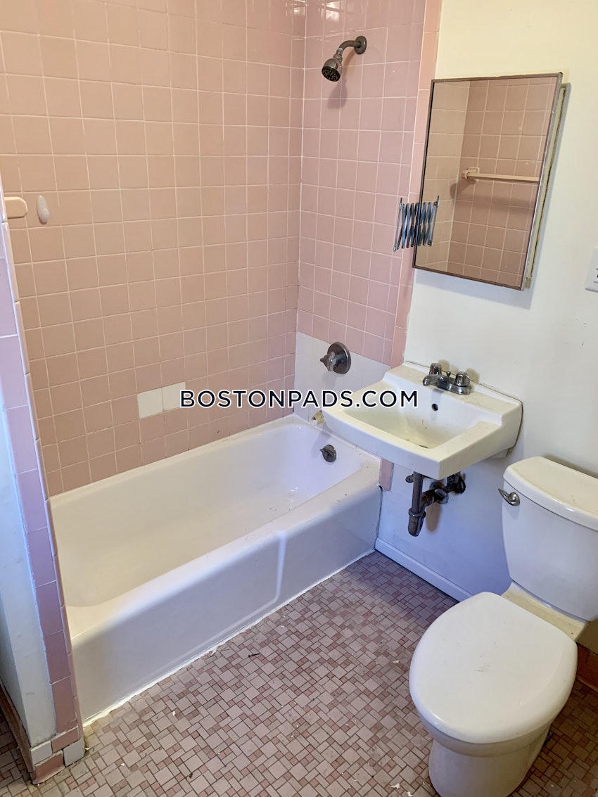 CAMBRIDGE - HARVARD SQUARE - 1 Bed, 1 Bath - Image 23