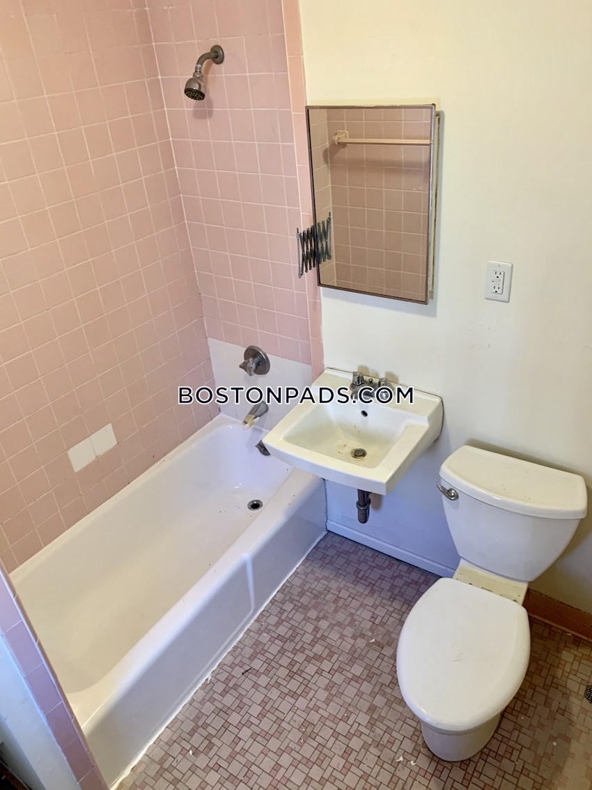 CAMBRIDGE - HARVARD SQUARE - 1 Bed, 1 Bath - Image 22