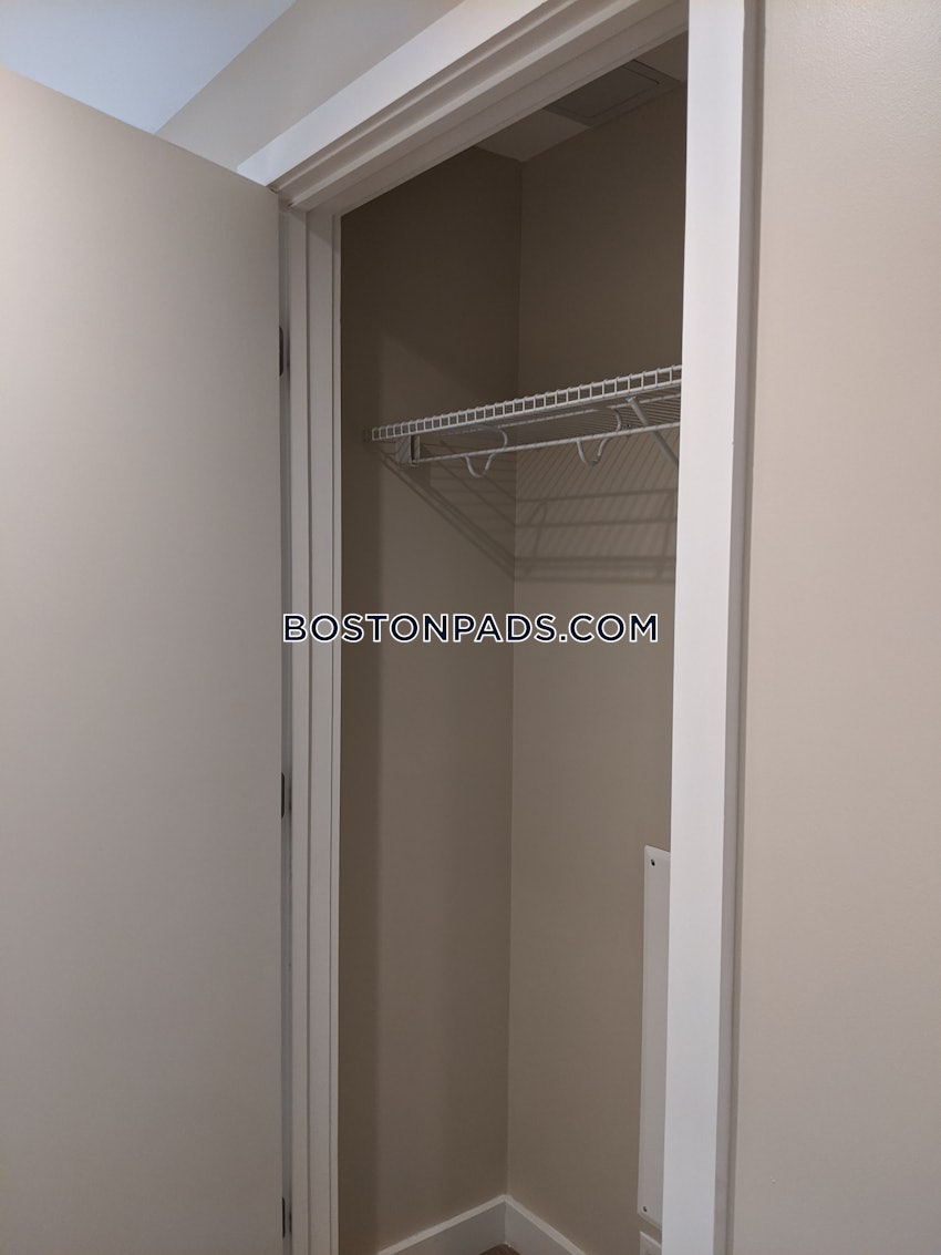 CAMBRIDGE - KENDALL SQUARE - 1 Bed, 1 Bath - Image 1