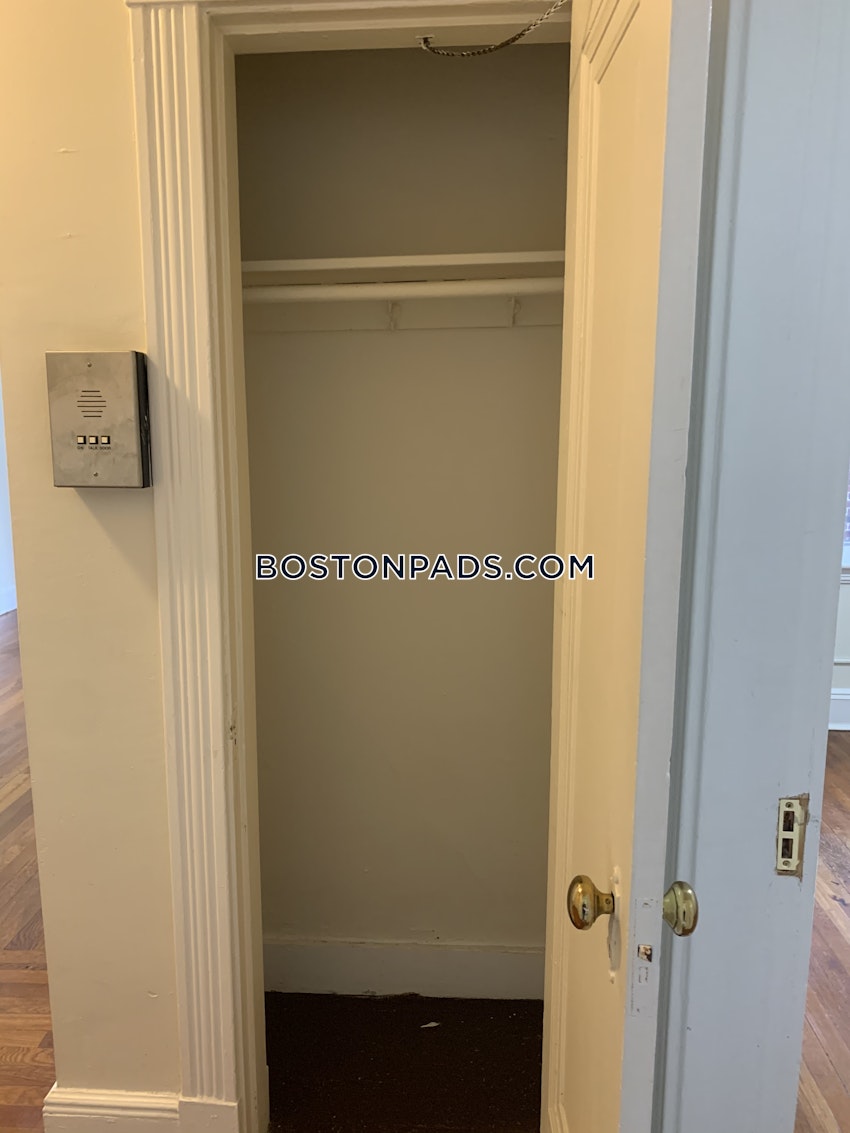 BOSTON - BRIGHTON - CLEVELAND CIRCLE - 1 Bed, 1 Bath - Image 6