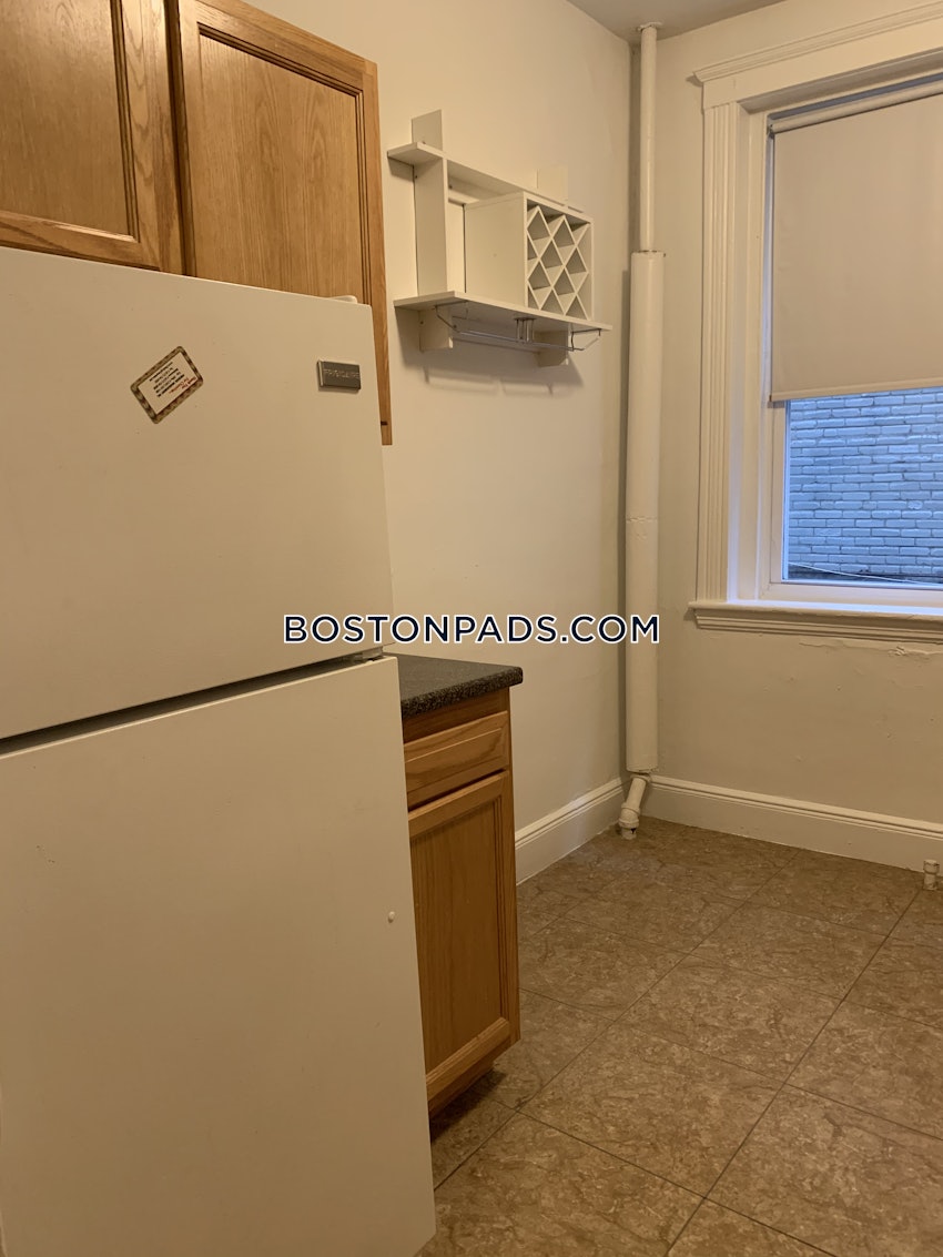 BOSTON - BRIGHTON - CLEVELAND CIRCLE - 1 Bed, 1 Bath - Image 5