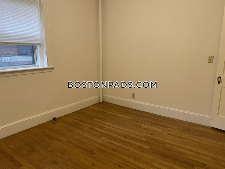 Lakeville Rd., Boston