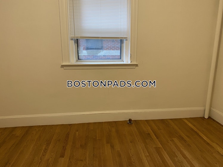 Lakeville Rd., Boston