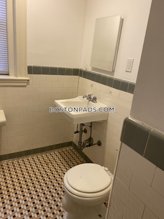 Lakeville Rd. Boston