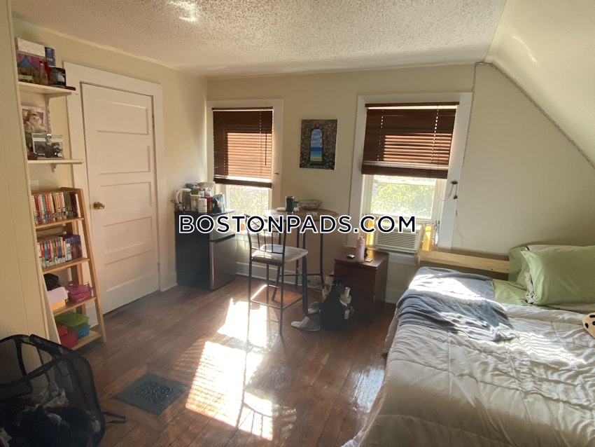 MEDFORD - TUFTS - 2 Beds, 1 Bath - Image 20