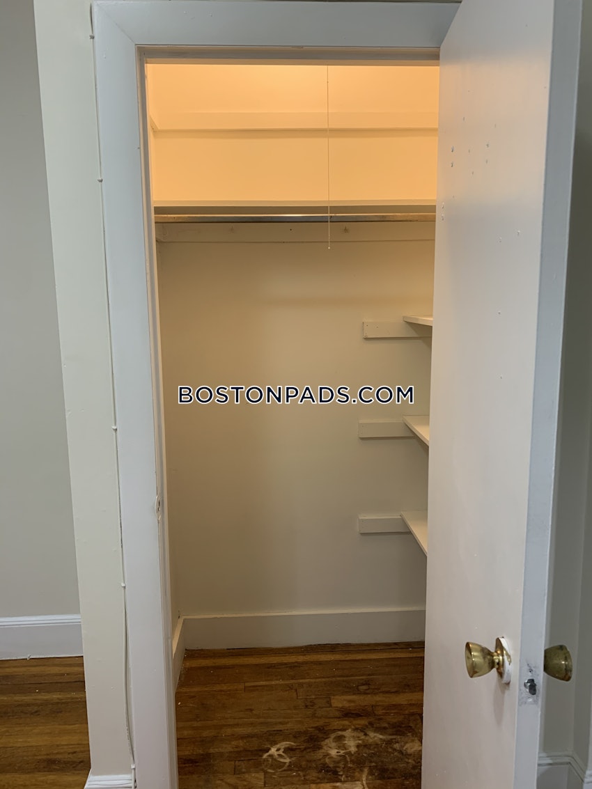 BROOKLINE- WASHINGTON SQUARE - 2 Beds, 1 Bath - Image 23