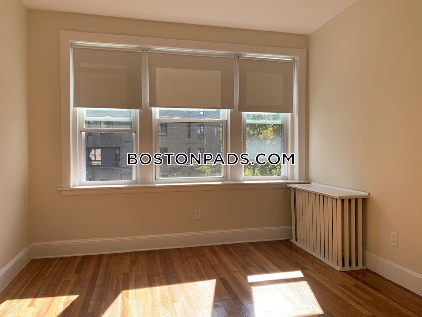 BROOKLINE- WASHINGTON SQUARE - 1 Bed, 1 Bath - Image 25