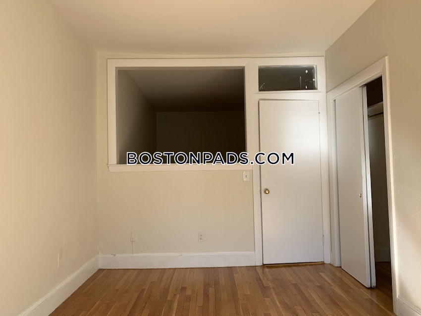 BROOKLINE- WASHINGTON SQUARE - 1 Bed, 1 Bath - Image 18