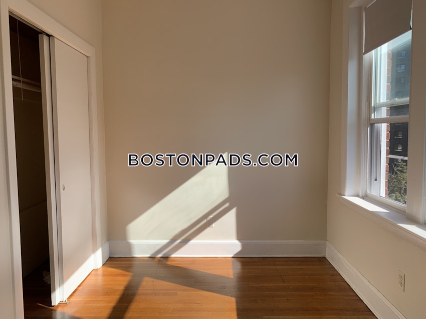 BROOKLINE- WASHINGTON SQUARE - 2 Beds, 1 Bath - Image 17