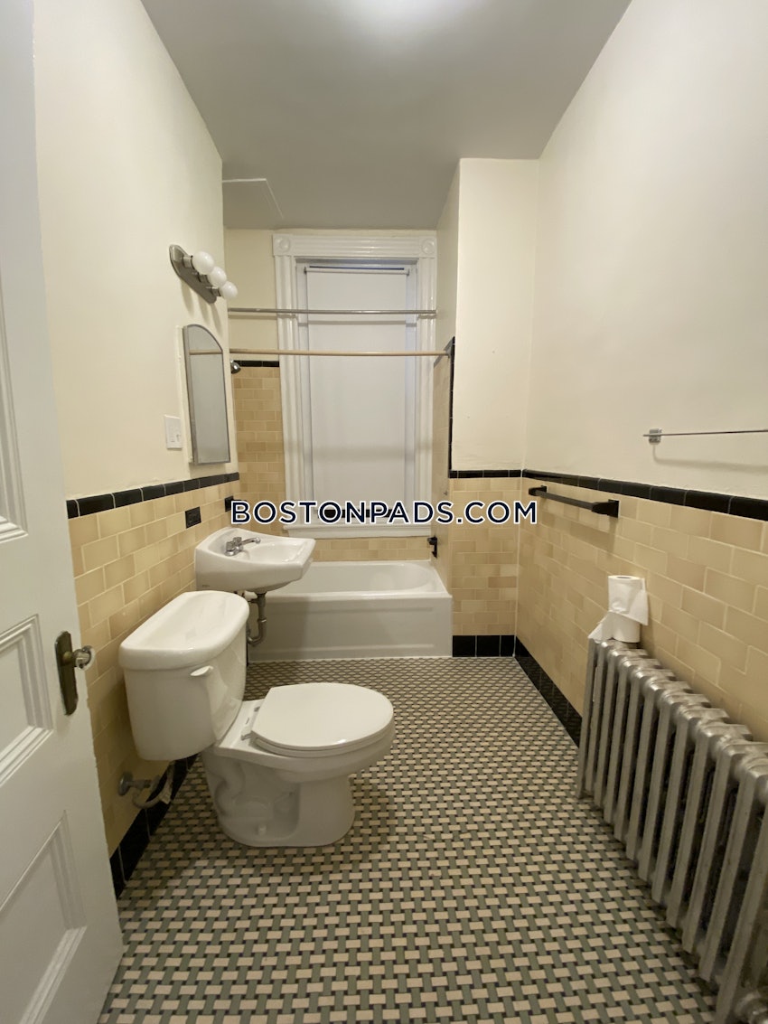 BOSTON - BACK BAY - 1 Bed, 1 Bath - Image 12