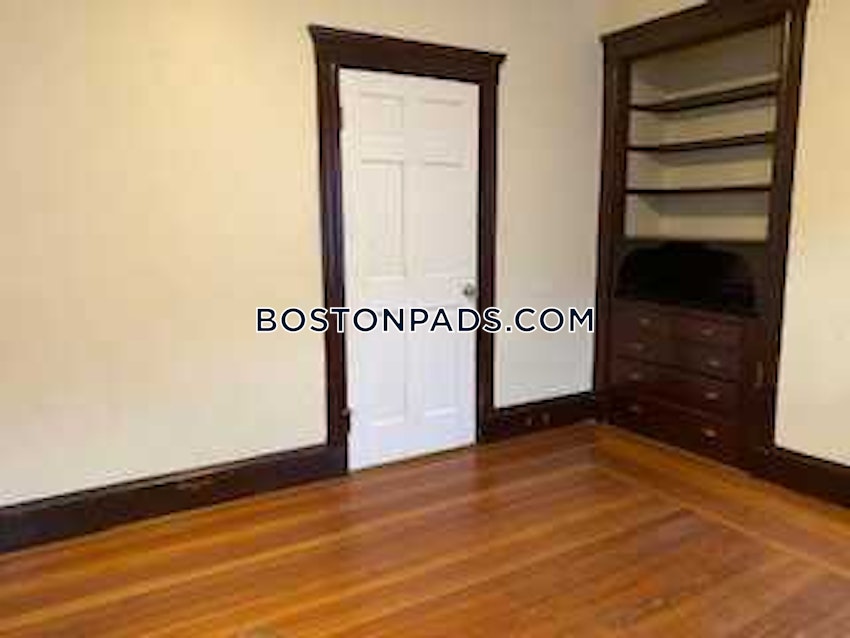 BOSTON - DORCHESTER/SOUTH BOSTON BORDER - 5 Beds, 2 Baths - Image 14