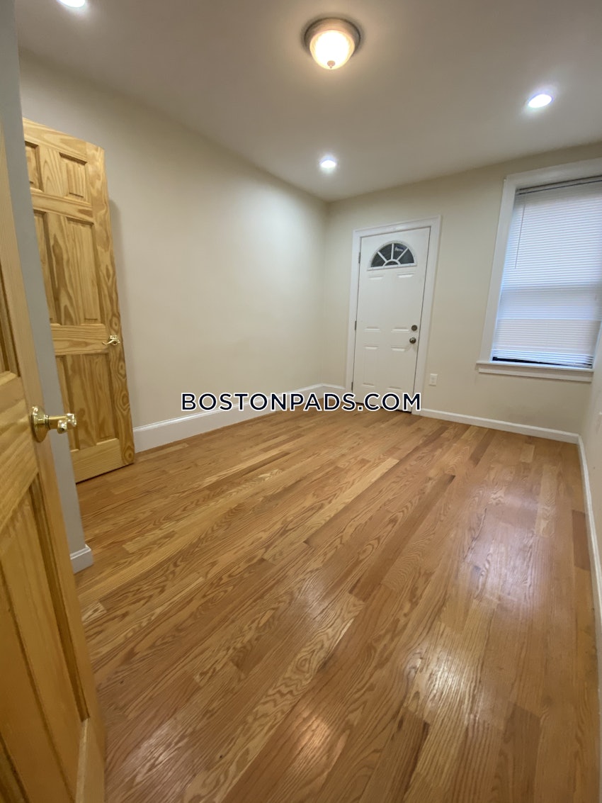 BOSTON - SOUTH END - 4 Beds, 2 Baths - Image 3