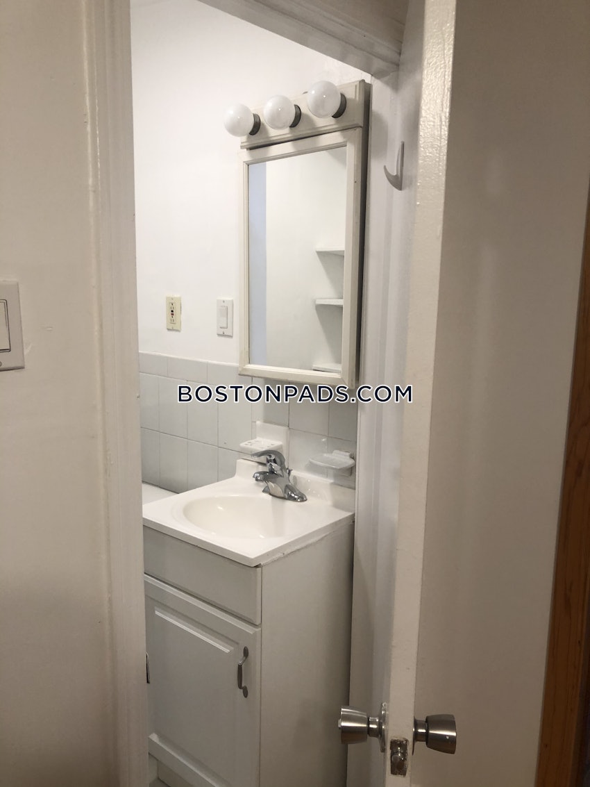 BOSTON - NORTH END - 2 Beds, 1 Bath - Image 43