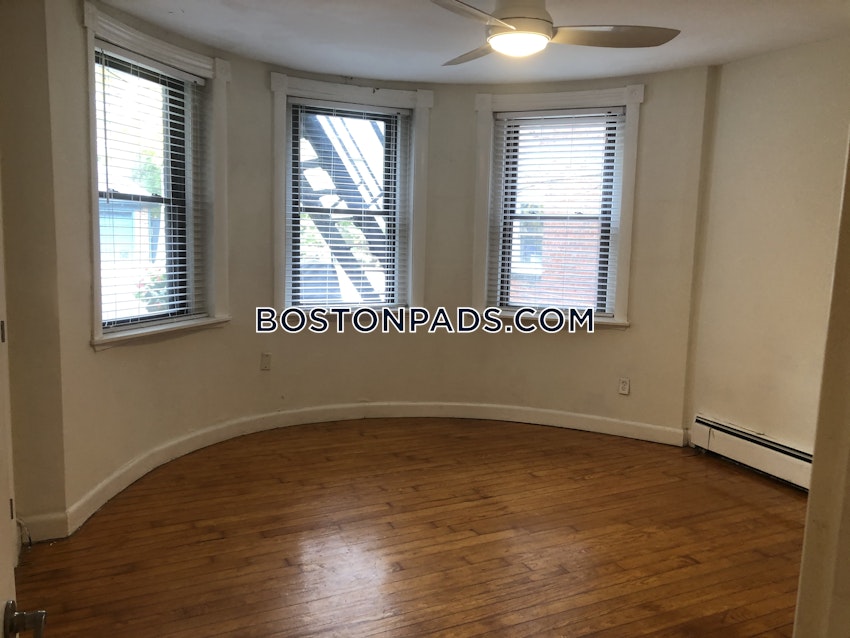 BROOKLINE- WASHINGTON SQUARE - 1 Bed, 1 Bath - Image 4