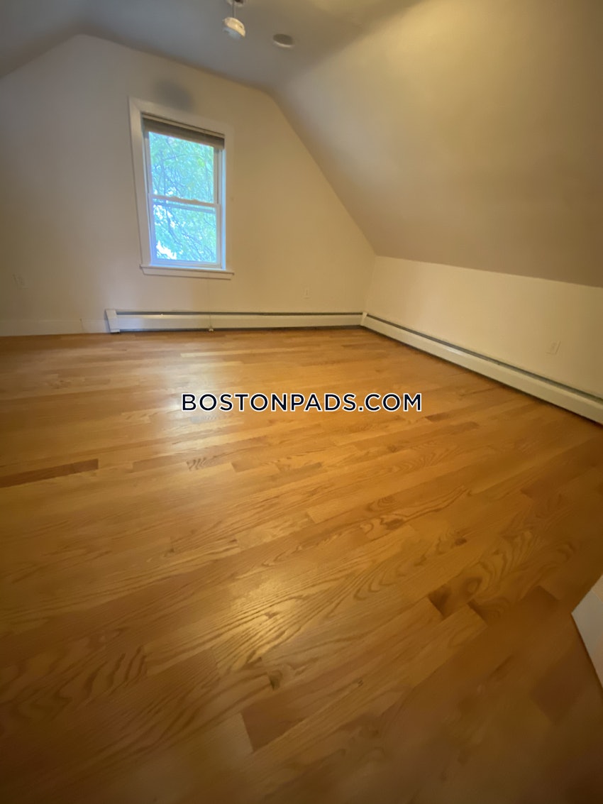 BOSTON - FORT HILL - 5 Beds, 2 Baths - Image 14