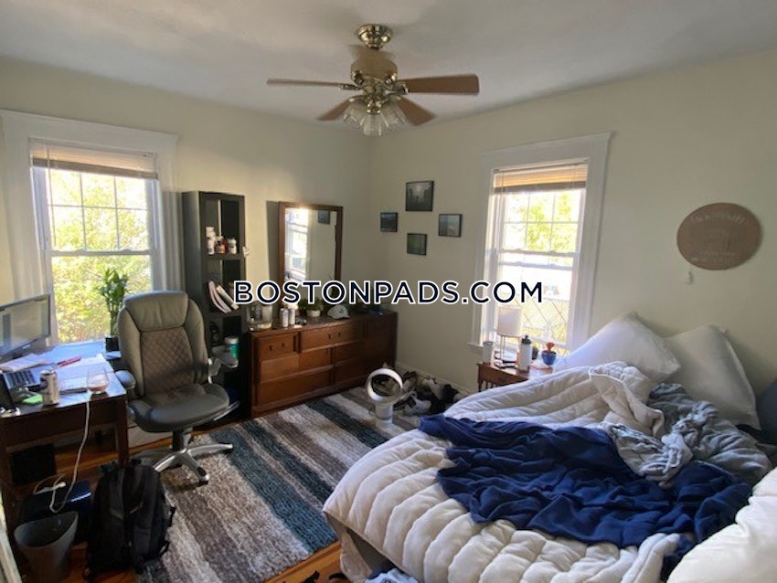 MEDFORD - TUFTS - 3 Beds, 1 Bath - Image 11