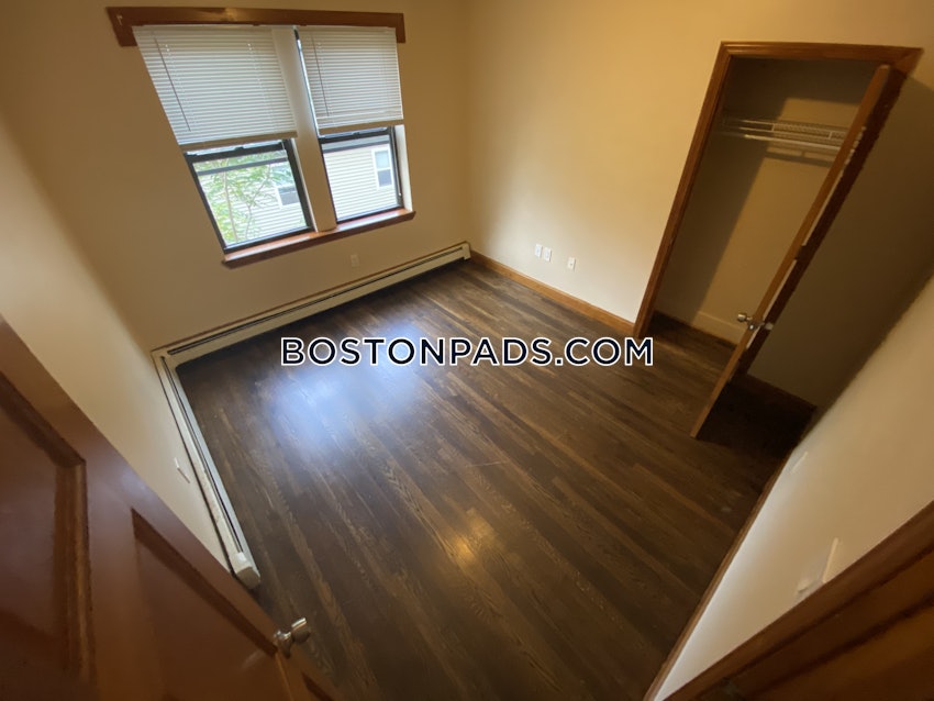 BOSTON - ROXBURY - 4 Beds, 1 Bath - Image 18
