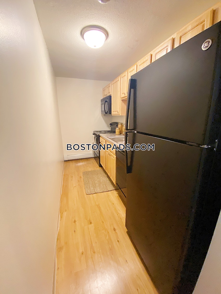 REVERE - 1 Bed, 1 Bath - Image 5