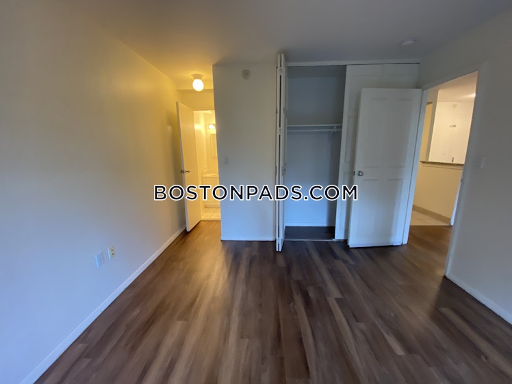 Freeman St., Brookline