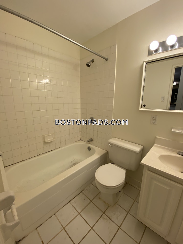 Freeman St., Brookline