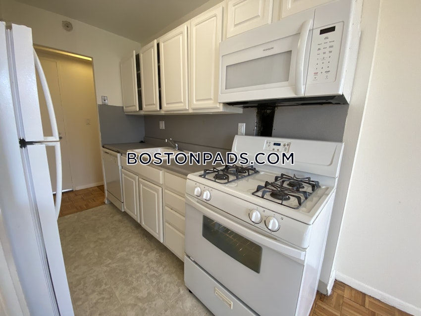 BROOKLINE- BOSTON UNIVERSITY - 3 Beds, 1.5 Baths - Image 11