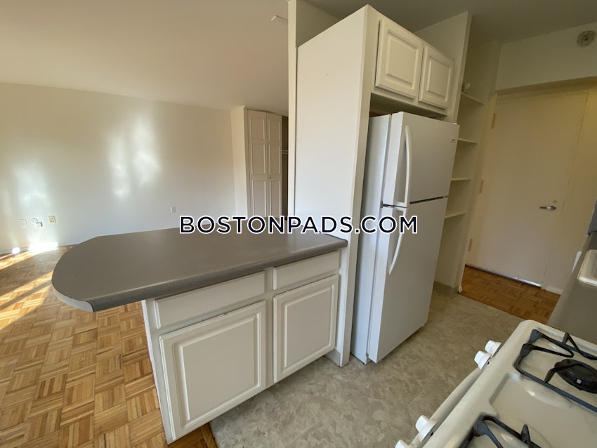 BROOKLINE- BOSTON UNIVERSITY - 3 Beds, 1.5 Baths - Image 5