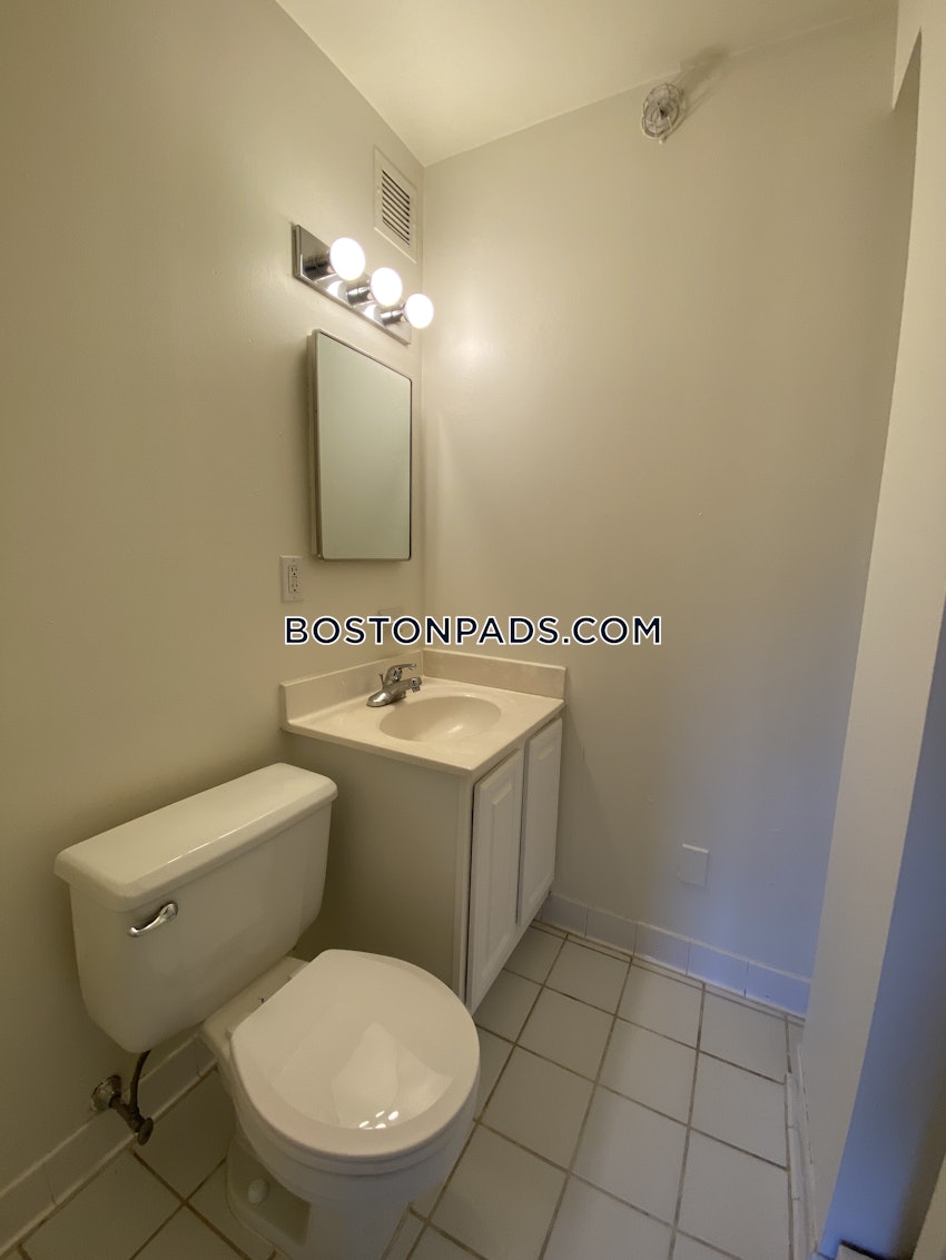 BROOKLINE- BOSTON UNIVERSITY - 3 Beds, 1.5 Baths - Image 16