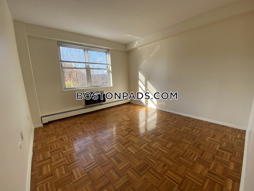 BROOKLINE- BOSTON UNIVERSITY - 3 Beds, 1.5 Baths - Image 10