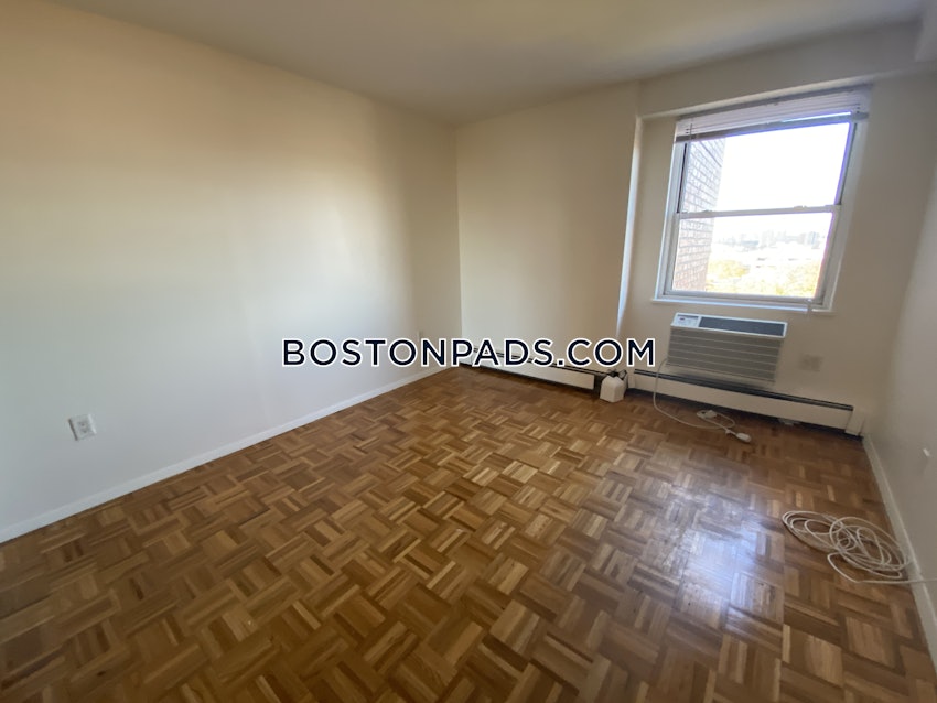 BROOKLINE- BOSTON UNIVERSITY - 3 Beds, 1.5 Baths - Image 8