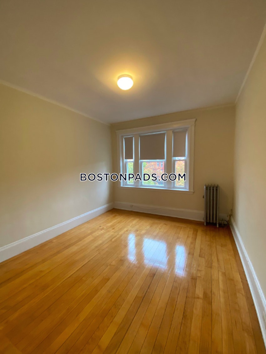 BROOKLINE - CLEVELAND CIRCLE - 2 Beds, 1 Bath - Image 13