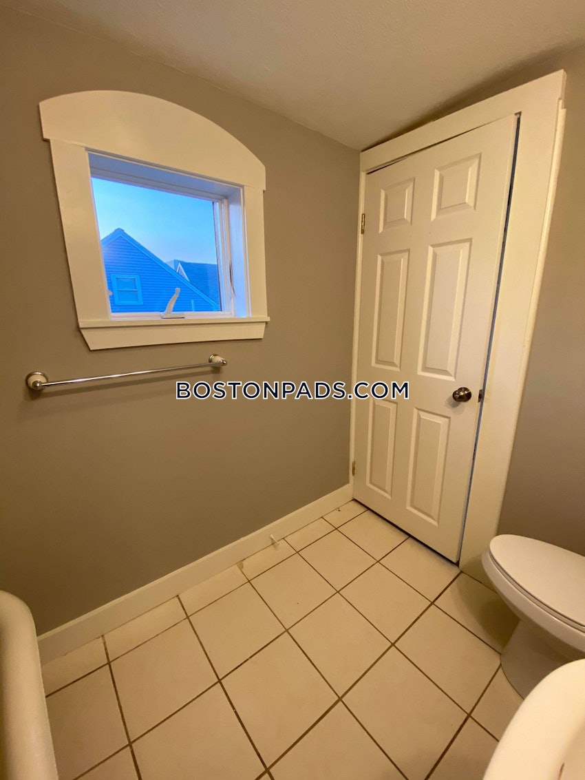 BOSTON - CHARLESTOWN - 3 Beds, 2 Baths - Image 25