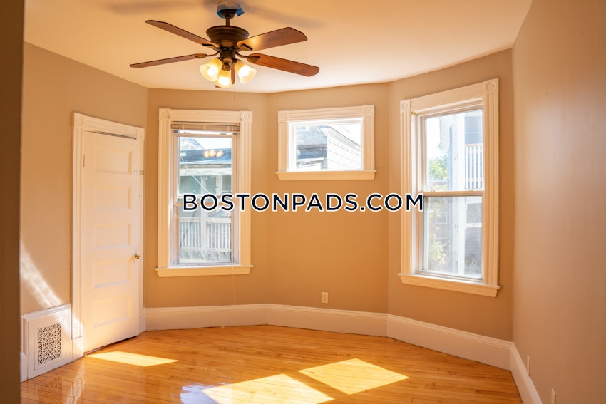 BOSTON - MISSION HILL - 6 Beds, 2 Baths - Image 6