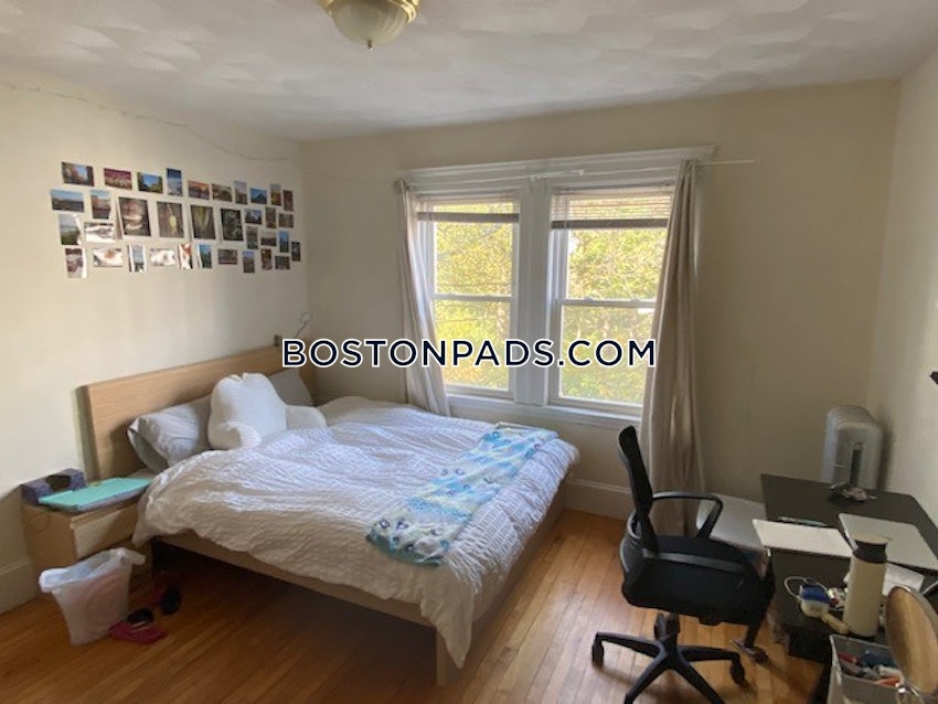 MEDFORD - TUFTS - 3 Beds, 1 Bath - Image 3