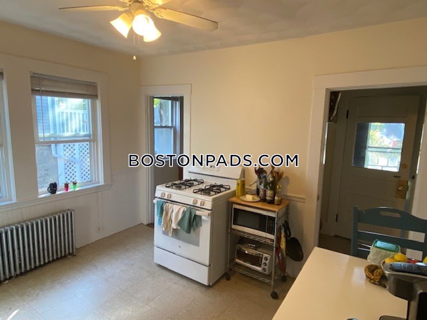 MEDFORD - TUFTS - 3 Beds, 1 Bath - Image 7