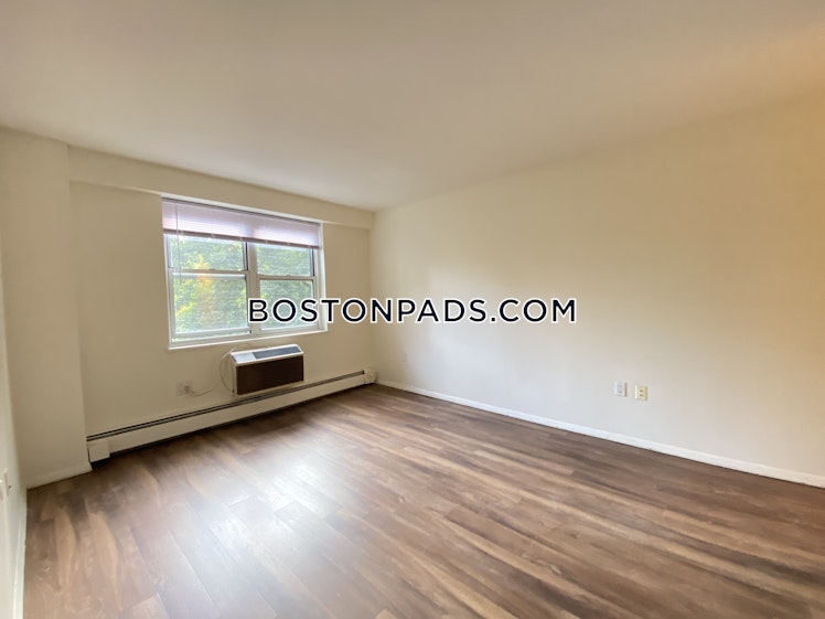 Freeman St., Brookline