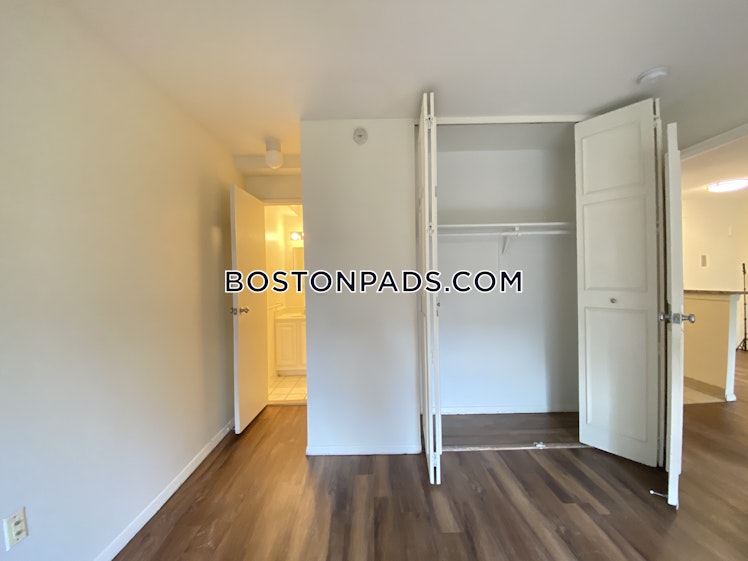 Freeman St., Brookline