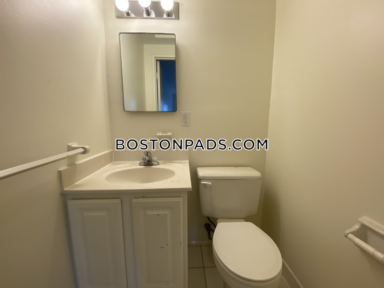 Freeman St., Brookline