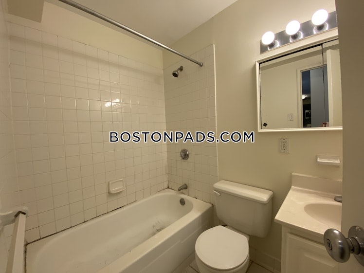 Freeman St., Brookline