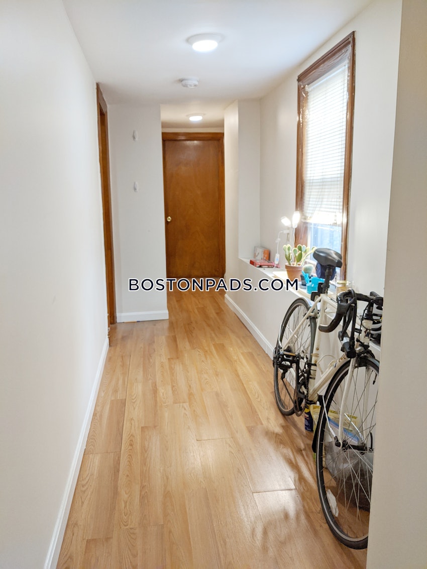 BOSTON - FORT HILL - 3 Beds, 1.5 Baths - Image 8