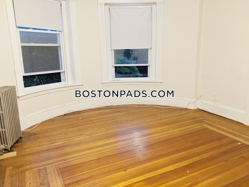 BROOKLINE- WASHINGTON SQUARE - 1 Bed, 1 Bath - Image 10