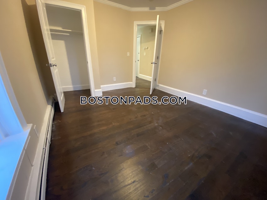 BOSTON - FORT HILL - 3 Beds, 1 Bath - Image 12