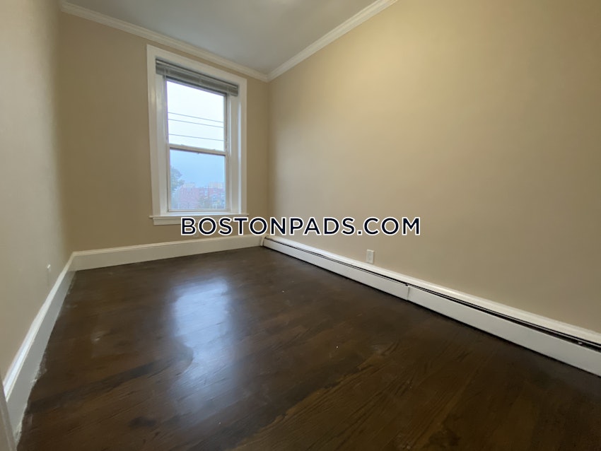 BOSTON - FORT HILL - 3 Beds, 1 Bath - Image 8