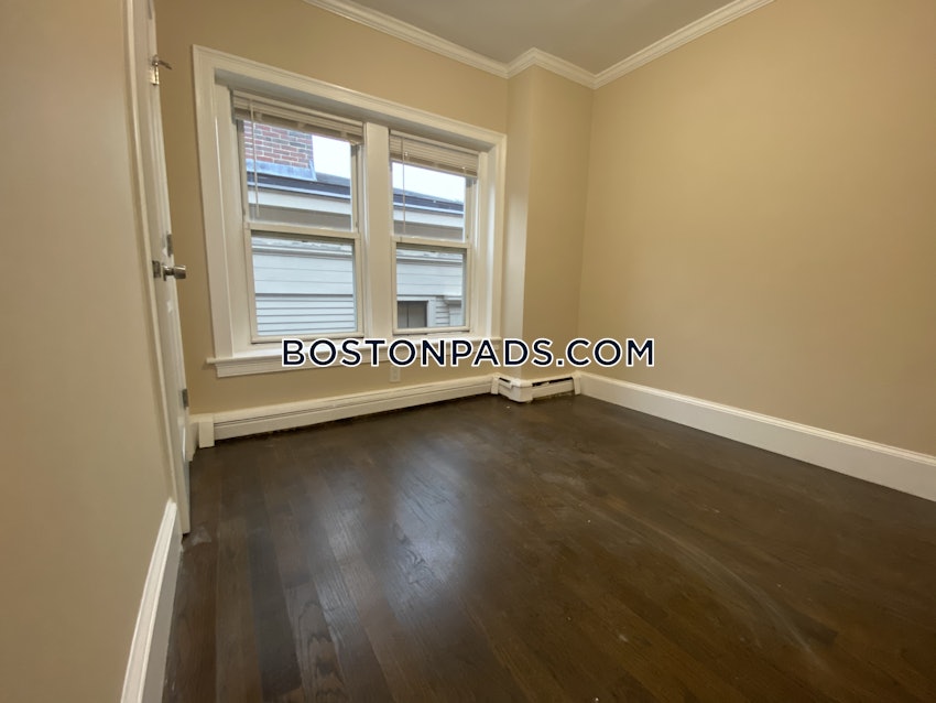 BOSTON - FORT HILL - 3 Beds, 1 Bath - Image 17
