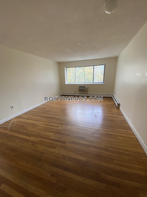 Dustin St. Boston photo 4