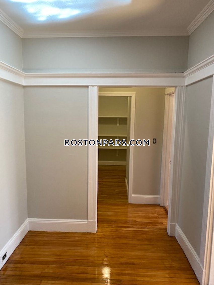 BOSTON - ALLSTON - 4 Beds, 2 Baths - Image 4