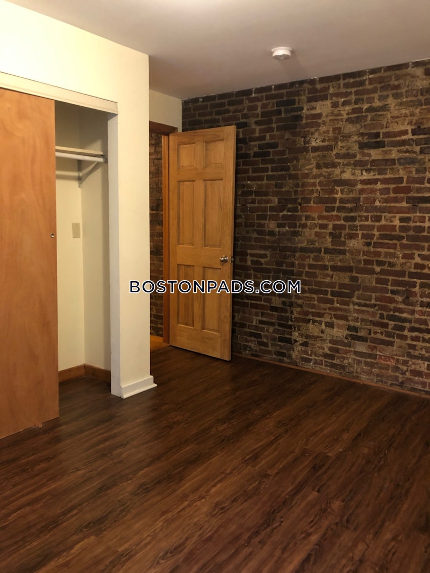 BOSTON - NORTH END - 3 Beds, 1 Bath - Image 14