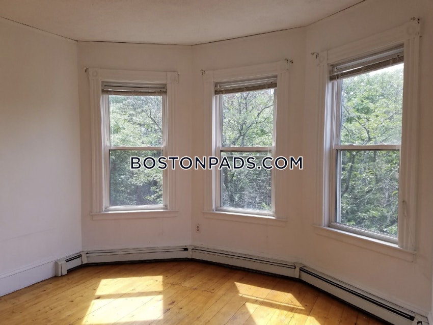 CAMBRIDGE - INMAN SQUARE - 3 Beds, 1.5 Baths - Image 8