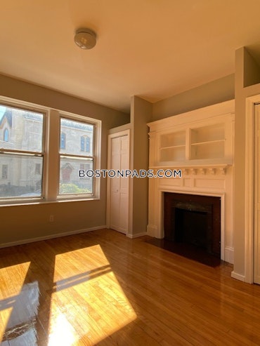 Boston - 4 Beds, 2 Baths